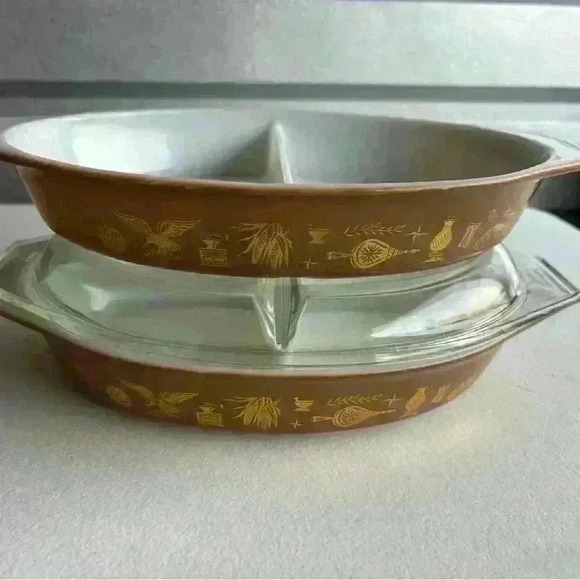 Pyrex Casserole Dish 1 1/2 Quart Brown Gold Divided W/Lid Early American Vintage - Picture 3 of 6